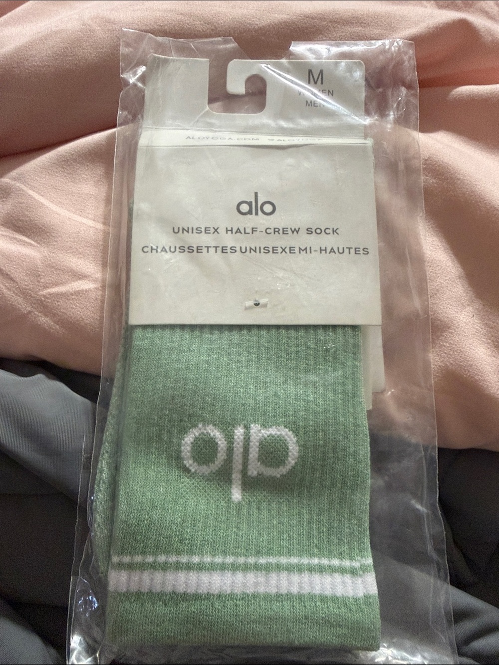 ALO Yoga Men's Crew Socks in Mint - Picture 2 of 5